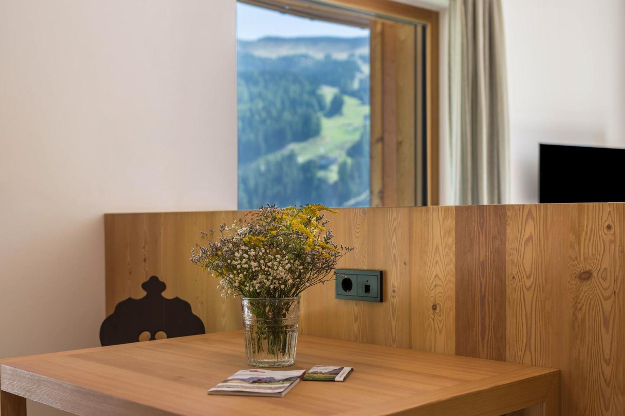 Vista Dolomites Apartment Liberty Santa Cristina Val Gardena المظهر الخارجي الصورة